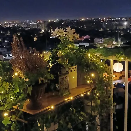 Boheme Chic: Airport-proximate With Free Parking Bed & Breakfast 3*