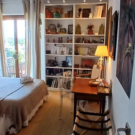 Boheme Chic: Airport-proximate With Free Parking 3* Merignac (Gironde)