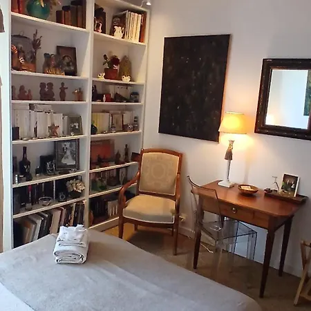 Bed & Breakfast Boheme Chic: Airport-proximate With Free Parking