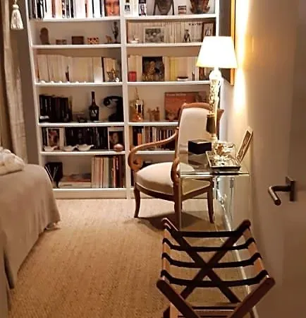 Bed & Breakfast Boheme Chic: Airport-proximate With Free Parking 3*